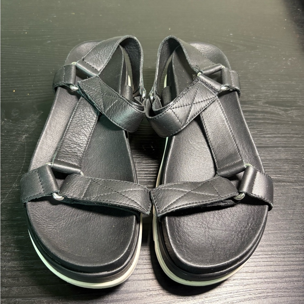J/SLIDES Black Leather Women's Sandals Size 7